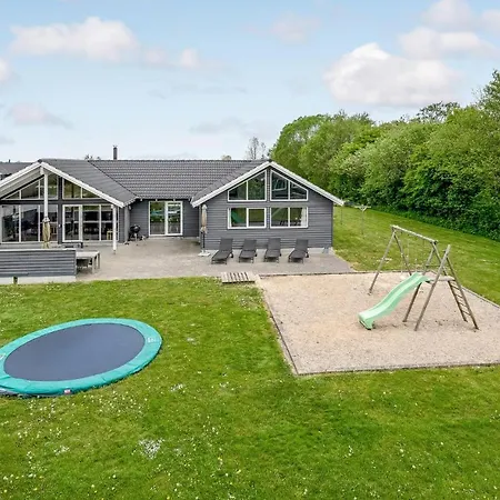 Cozy In With Sauna 度假居