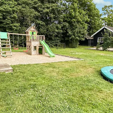 Сasa de vacaciones Cozy In With Sauna *